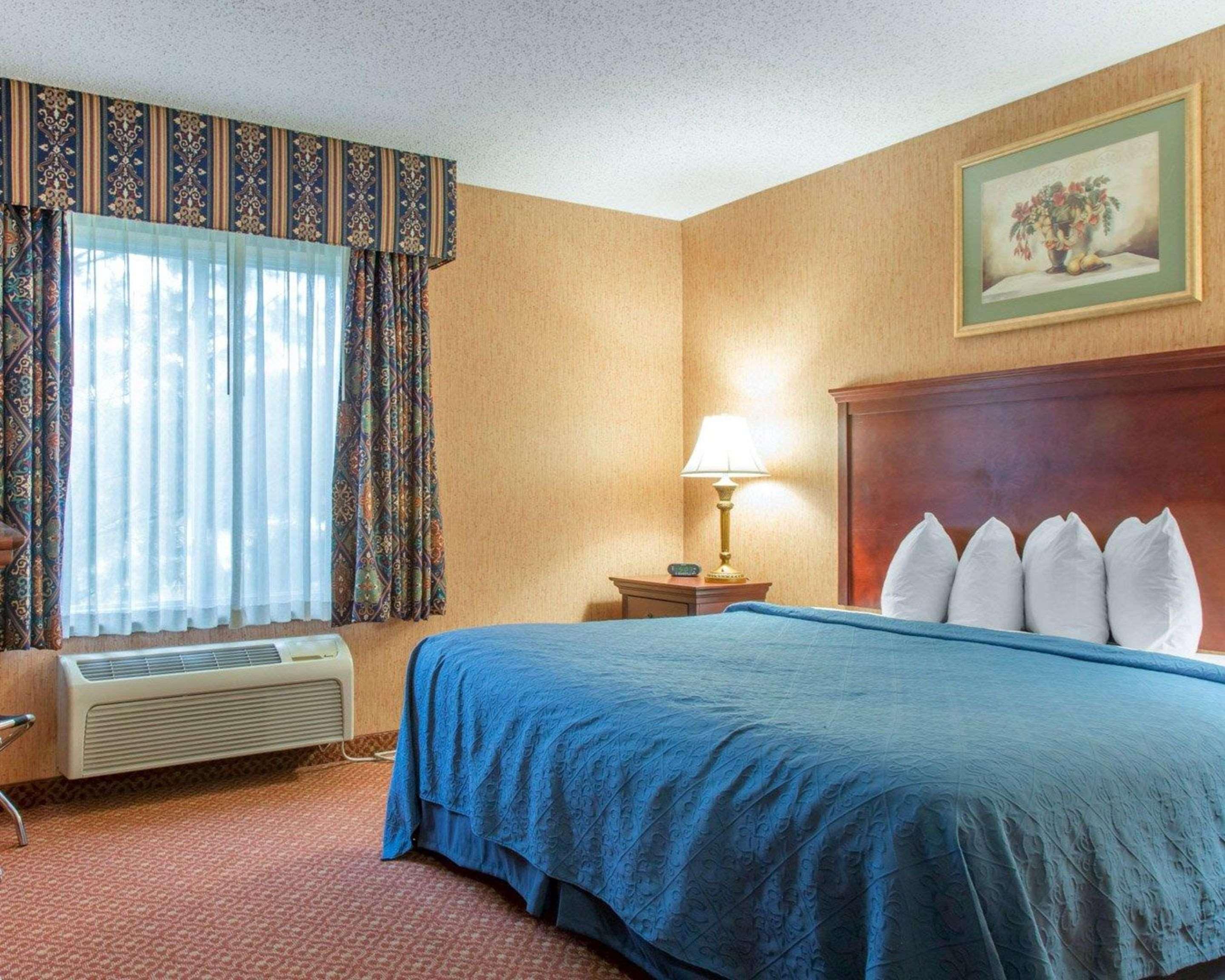 Quality Inn & Suites מרידן מראה חיצוני תמונה